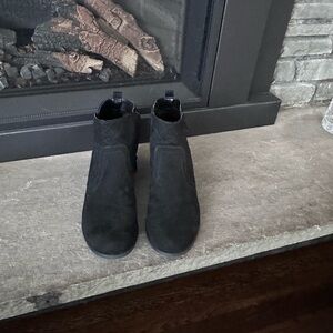 Booties size 7.5 in good condition